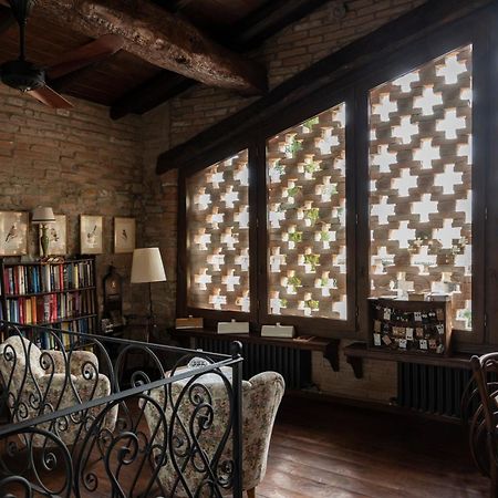 Cascina La Buca Vendégház Castello di Serravalle Kültér fotó
