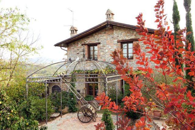 Cascina La Buca Vendégház Castello di Serravalle Kültér fotó