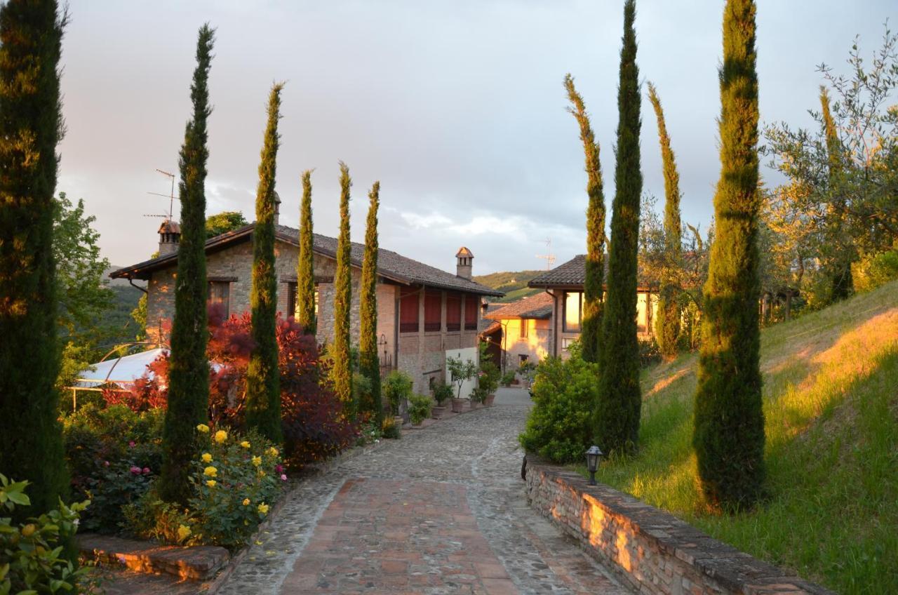 Cascina La Buca Vendégház Castello di Serravalle Kültér fotó