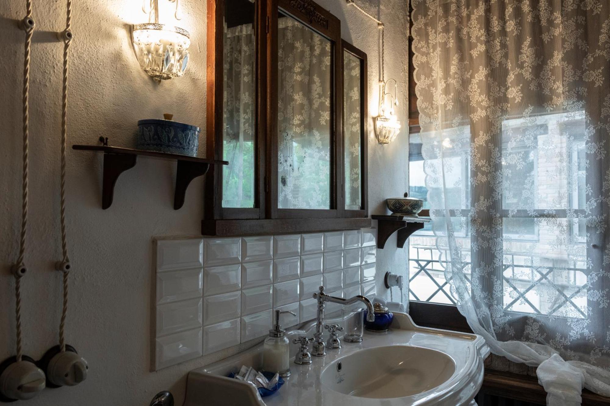 Cascina La Buca Vendégház Castello di Serravalle Kültér fotó