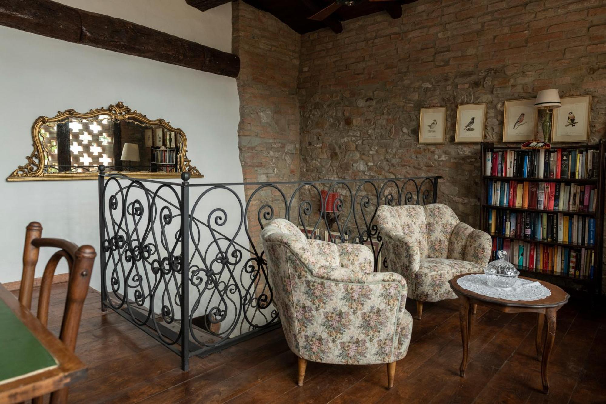 Cascina La Buca Vendégház Castello di Serravalle Kültér fotó