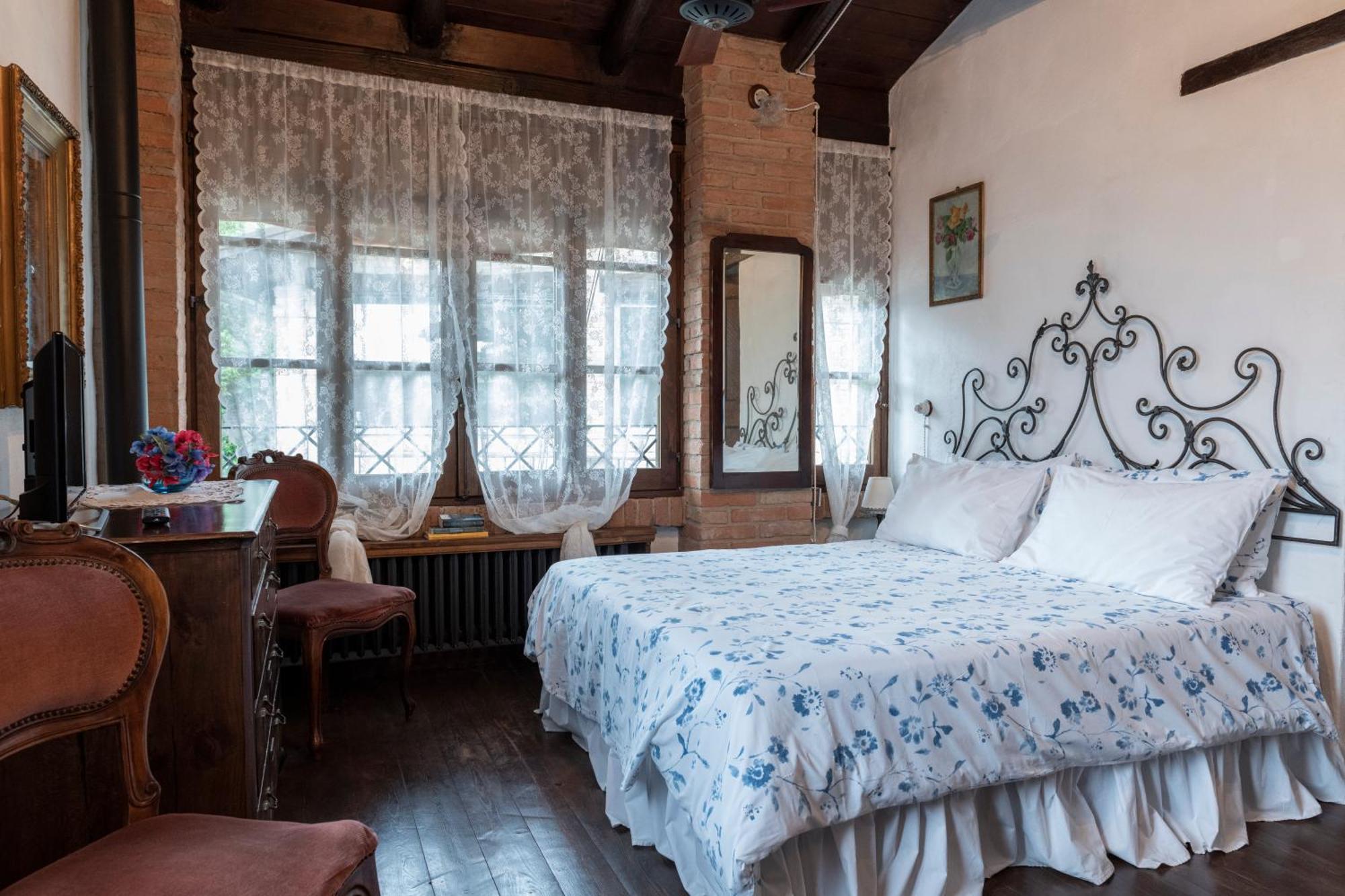 Cascina La Buca Vendégház Castello di Serravalle Kültér fotó
